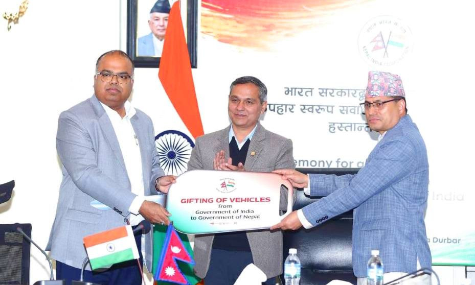 भारतले निर्वाचनका लागि नेपाललाई ६० भन्दा बढी डबल क्याब पिकअप सहयोग